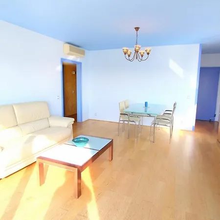 Leon Inmo Cap Ponent 24 - 10462 Apartament Roses